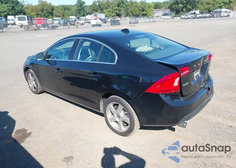 2013 Volvo S60 T5 z USA, uszkodzony, nr VIN YV1612FS9D1219044